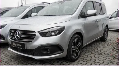 Gebraucht Mercedes T180 Progressive 116 PS (85 kW) 2025 Silber Van / Kleinbus