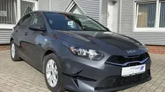 Pentametal metallic Gebraucht 2023 Kia Ceed Vision Limousine | 23.040 € (Fairer Preis)