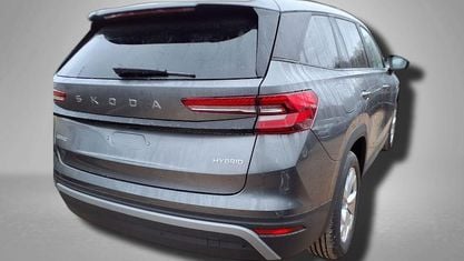 Uusi Skoda Kodiaq Selection 150 HP (110 kW) 2025 Harmaa Katumaasturi