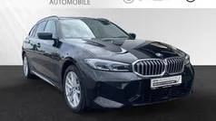 Saphirschwarz metallic Gebraucht 2024 BMW 330 M Sport Kombi | 43.800 € (Fairer Preis)