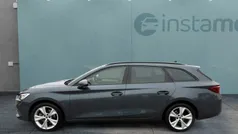 Grau Gebraucht 2023 Seat Leon FR Van / Kleinbus | 27.399 € (Fairer Preis)