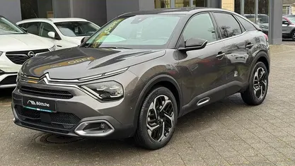 Lackierung platiniumgrau/typ metalliclackierung Gebraucht 2023 Citroën C4 Shine Limousine | 20.990 € (Fairer Preis)