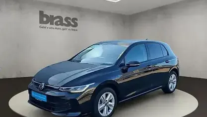 Gebraucht VW Golf VIII Life 116 PS (85 kW) 2024 Grenadillschwarz metallic Limousine