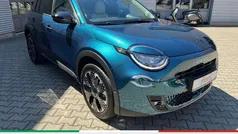 Gruen Neu 2025 Fiat 600 La Prima SUV | 30.490 € (Fairer Preis)