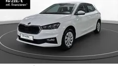 Weiß Neu 2025 Skoda Fabia Essence Limousine | 16.890 € (Guter Preis)