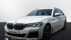 Weiss Gebraucht 2021 BMW 520 M Sport Kombi | 27.588 € (Fairer Preis)