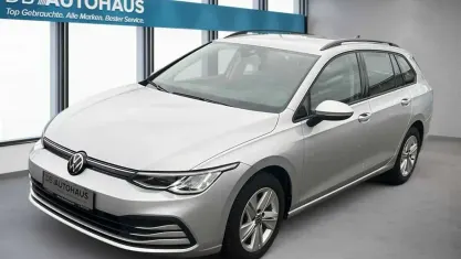 Gebraucht VW Golf VIII Life 110 PS (80 kW) 2024 Silber Kombi