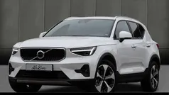 Weiss Gebraucht 2024 Volvo XC40 Core SUV | 34.890 € (Guter Preis)