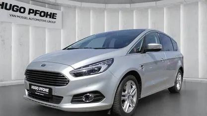 Polar silber metallic Gebraucht 2018 Ford S-MAX Titanium Van / Kleinbus | 23.890 € (Teuer)