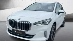 Weiss Gebraucht 2024 BMW 218 Active Tourer Luxury Line Van / Kleinbus | 32.900 € (Guter Preis)
