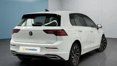 Weiß Gebraucht 2022 VW Golf VIII Kleinwagen | 25.299 € (Fairer Preis)