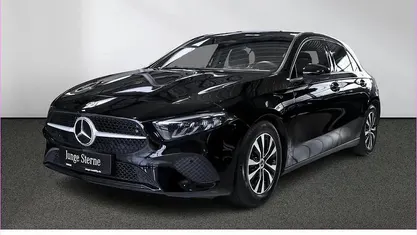 Gebraucht Mercedes A180 136 PS (100 kW) 2024 Unilack nachtschwarz Limousine