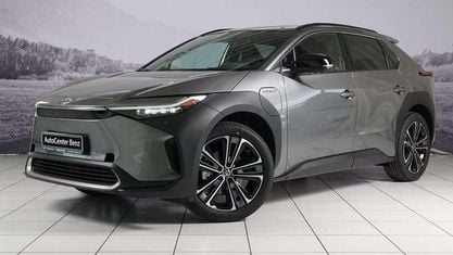 Usata Toyota bZ4X Comfort 150 kW (204 CV) 2023 Argento SUV