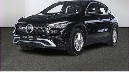 Gebraucht Mercedes GLA200 163 PS (119 kW) 2024 Unilack nachtschwarz SUV