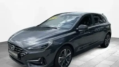 Gebraucht Hyundai i30 Advantage 120 PS (88 kW) 2023 Grau Limousine