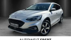 Polarsilber Gebraucht 2021 Ford Focus Active Limousine | 23.890 € (Fairer Preis)