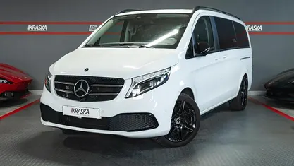 Gebraucht Mercedes V250 Avantgarde Edition 190 PS (139 kW) 2020 Bergkristallweiß metallic Van / Kleinbus