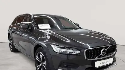 Gebraucht Volvo V90 CC Pro 197 PS (144 kW) 2022 Platinum grey metallic Kombi