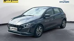 Grau Gebraucht 2025 Hyundai i20 Trend Limousine | 19.490 € (Fairer Preis)