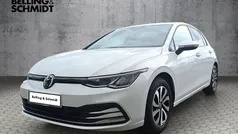Oryxweiß perleffekt (metallic) Gebraucht 2021 VW Golf VIII Life Limousine | 21.390 € (Guter Preis)