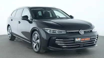 Gebraucht VW Passat IQ Drive 150 PS (110 kW) 2025 Schwarz Kombi