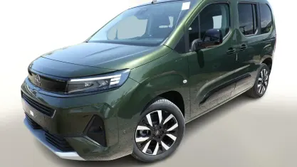 Neu Opel Combo 131 PS (96 kW) 2026 Sirkka grün metallic Van / Kleinbus