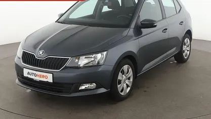 Grau Gebraucht 2017 Skoda Fabia Ambition Limousine | 10.300 € (Guter Preis)