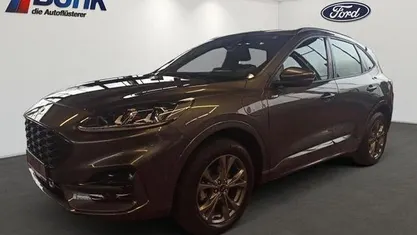 Lackierung metallic Gebraucht 2021 Ford Kuga ST-Line SUV | 24.980 € (Fairer Preis)