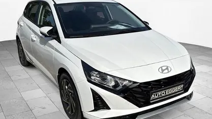 Neu Hyundai i20 Trend 101 PS (74 kW) 2025 Weiss Limousine