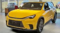 Passionate yellow Neu 2025 Lexus LBX SUV | 29.990 € (Superpreis)