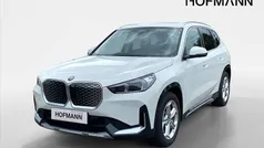 Weiß Neu 2025 BMW iX1 Luxury Line SUV | 55.045 € (Fairer Preis)