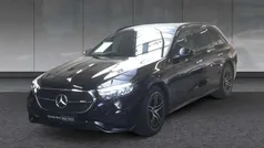 Metalliclack obsidianschwarz Gebraucht 2023 Mercedes E220 AMG Kombi | 45.870 € (Fairer Preis)