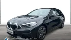 Schwarz Gebraucht 2022 BMW 118 Sport Line Kleinwagen | 21.890 € (Fairer Preis)
