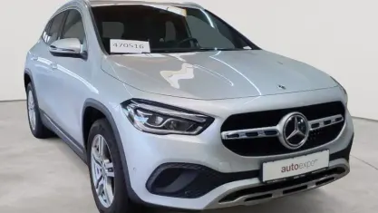 Gebraucht Mercedes GLA180 Progressive 116 PS (85 kW) 2023 Iridiumsilber metallic SUV