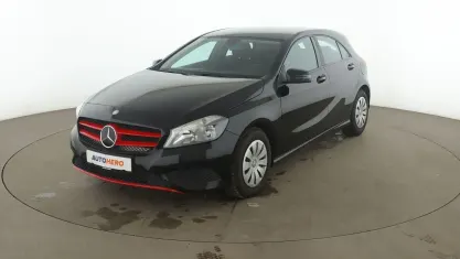 Gebraucht Mercedes A180 122 PS (89 kW) 2015 Schwarz Limousine
