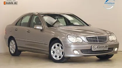 Silber Gebraucht 2004 Mercedes C200 Elegance Limousine | 8.999 €