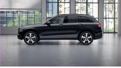 Schwarz Gebraucht 2018 Mercedes GLC220 AMG SUV | 27.880 € (Fairer Preis)