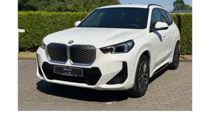 Neu BMW iX1 M Sport 150 kW (204 PS) 2026 Weiß SUV