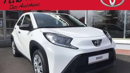 Super white 2 Gebraucht 2023 Toyota Aygo X Touch SUV | 15.890 € (Fairer Preis)