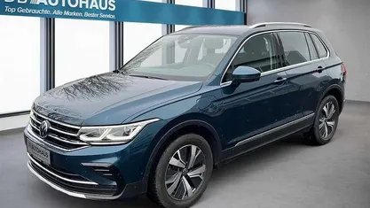 Gebraucht VW Tiguan Elegance 245 PS (180 kW) 2022 Blau SUV
