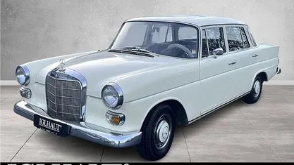 Usata Mercedes 200 95 CV (69 kW) 1966 Bianco Berlina