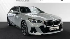 Brooklyn grau metallic Gebraucht 2024 BMW 520 M Sport Kombi | 53.290 € (Superpreis)