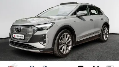 Grau Gebraucht 2022 Audi Q4 e-tron Basis SUV | 30.879 € (Fairer Preis)