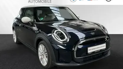 Gebraucht Mini Cooper SE 135 kW (184 PS) 2021 Enigmatic black metallic Kleinwagen