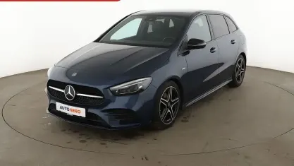 Używany Mercedes B200 AMG line 163 KM (119 kW) 2022 Niebieski Minivan