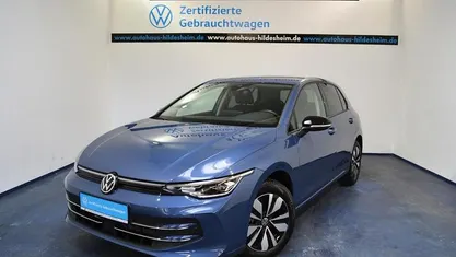 Gebraucht VW Golf VIII Goal 150 PS (110 kW) 2025 Blau Limousine