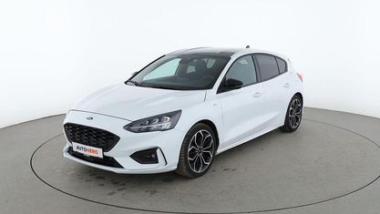 Używany Ford Focus ST-Line 151 KM (111 kW) 2019 Biały Sedan/Limuzyna
