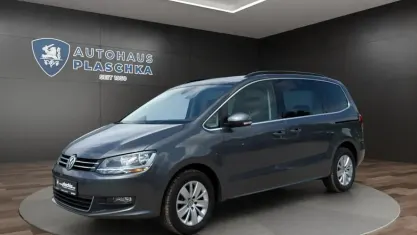 Gebraucht VW Sharan Comfortline 150 PS (110 kW) 2022 Indiumgrau Van / Kleinbus