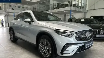 Gebraucht Mercedes GLC300 Premium 258 PS (189 kW) 2023 Silber SUV