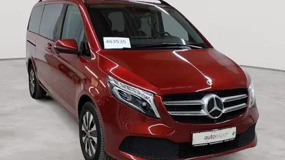 Hyazinthrot metallic Gebraucht 2022 Mercedes V300 Van / Kleinbus | 47.789 € (Superpreis)